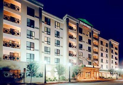 Hotel Courtyard Downtown 3*
