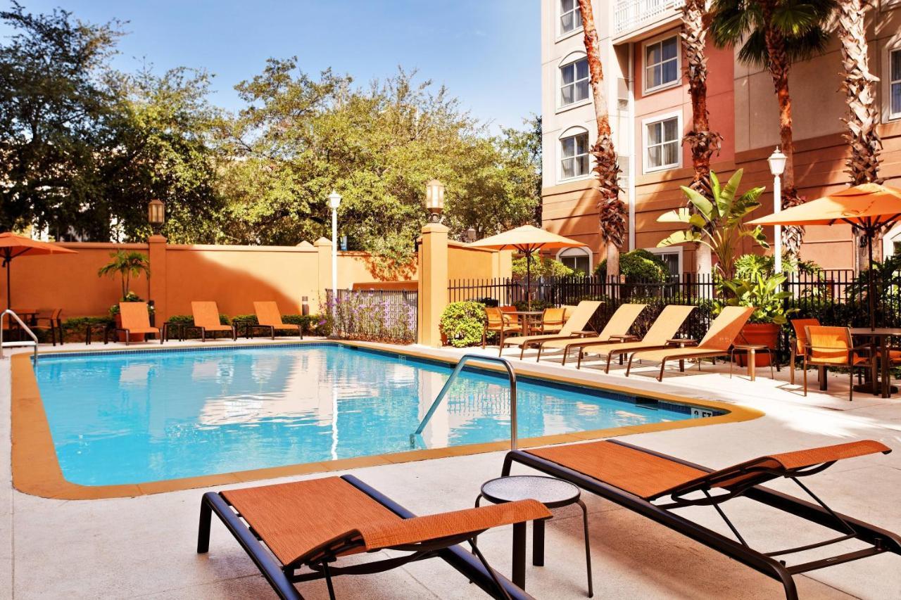 Courtyard Downtown Hotel 3*